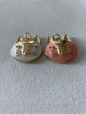 Cute Cat Face Enamel Charms in White & Pink